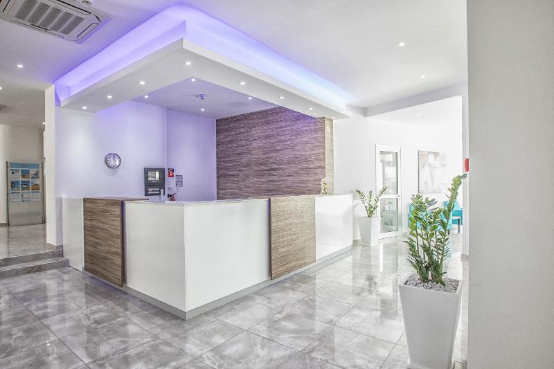 Papantonia Hotel Apts - Lobi