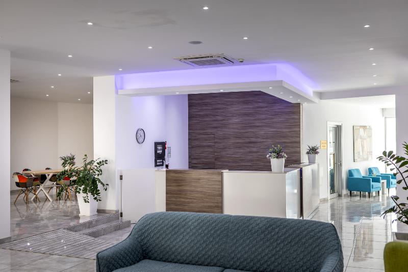 Papantonia Hotel Apts - Lobi