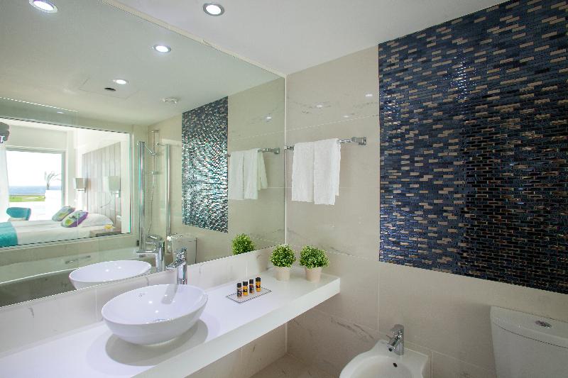 King Evelthon Beach Hotel & Resort - Oda