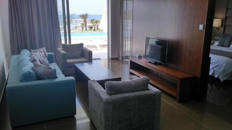 King Evelthon Beach Hotel & Resort - Oda