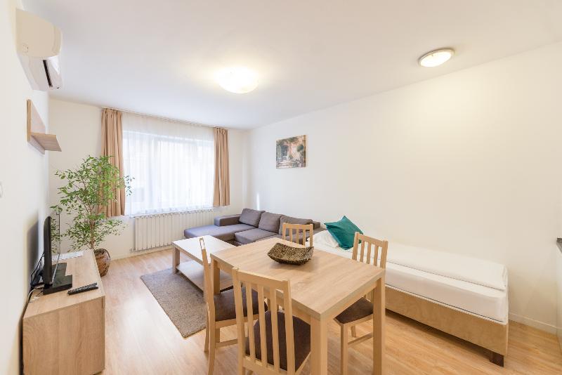 Prince Apartments - Genel
