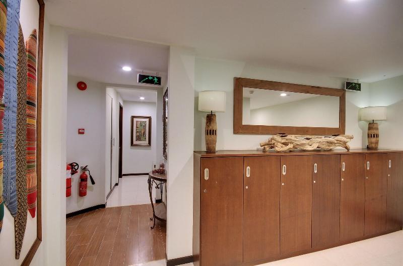 The Somerset Hotel - Lobi