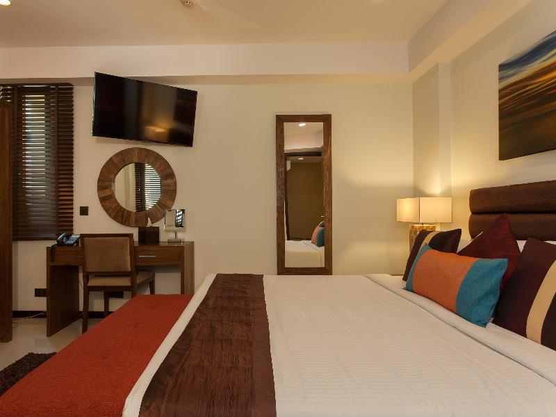 The Somerset Hotel - Genel