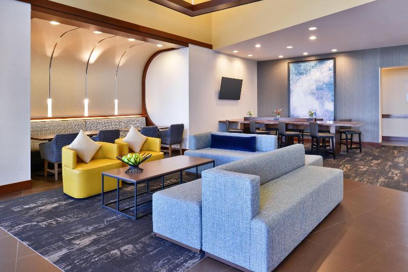 Hyatt Place Garden City - Lobi