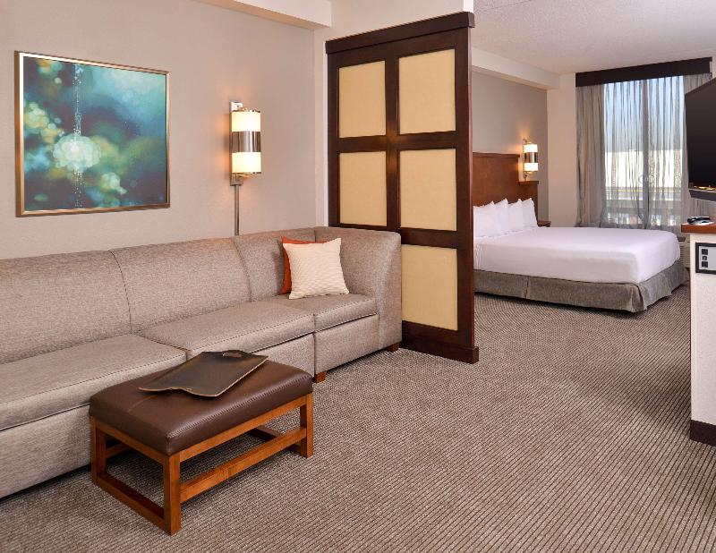 Hyatt Place Garden City - Oda
