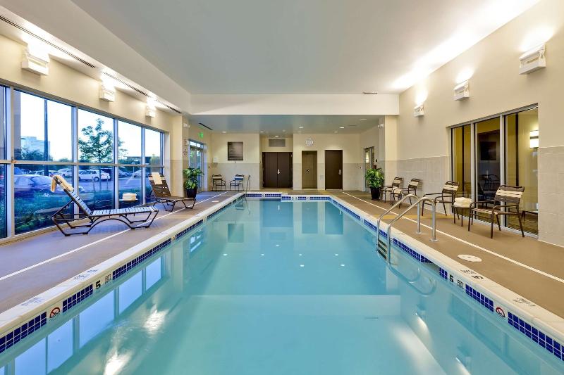 Hyatt Place Garden City - Havuz