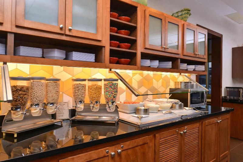 Hyatt Place Garden City - Restoran