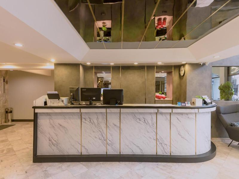 Maxim's Inn - Lobi