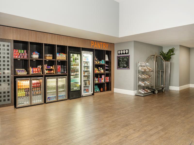 Staybridge Suites Birmingham - Lobi