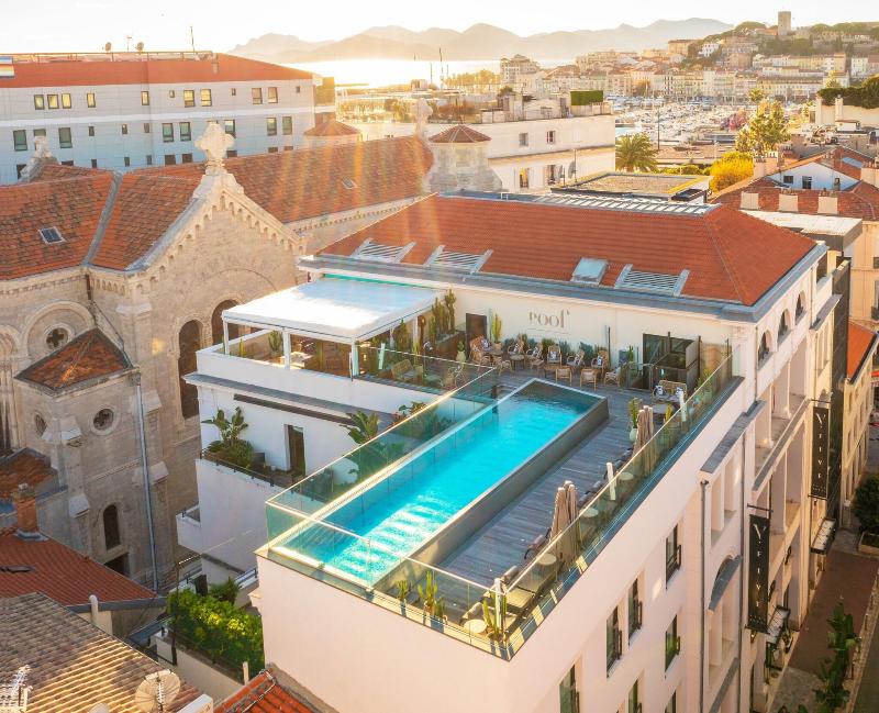 Five Seas Hotel - Genel