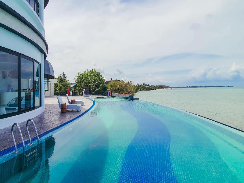 BW Suite Belitung - Havuz