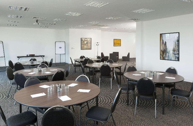 Hampton by Hilton London Luton Airport - Toplantı