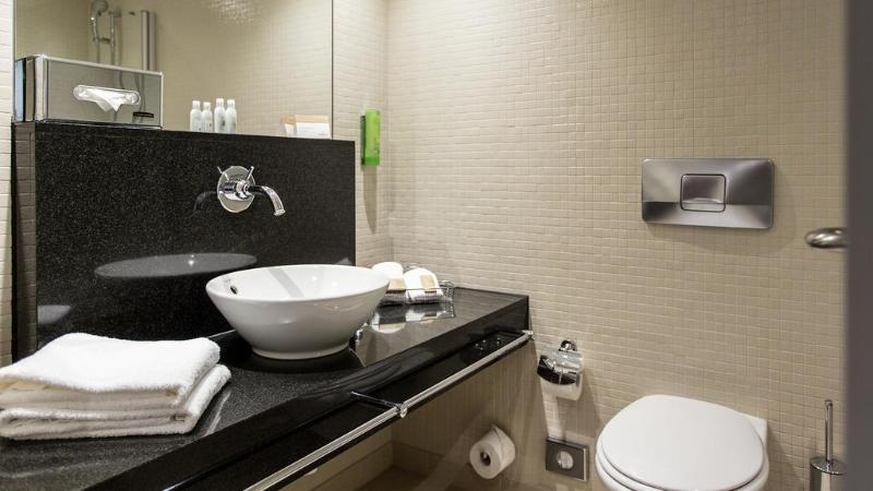 Movenpick Hotel Lausanne - Oda