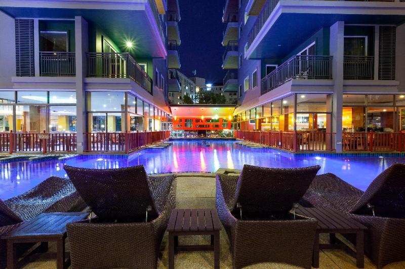 Elite Suites Patong - Havuz