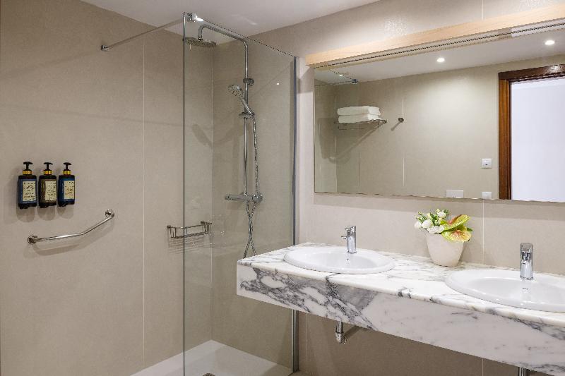 Plus Fariones Suite Hotel - Oda