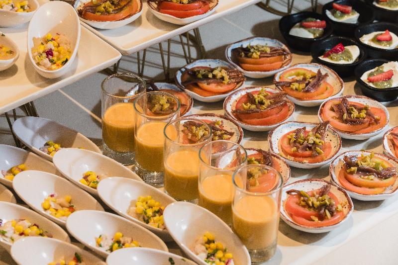 Plus Fariones Suite Hotel - Restoran