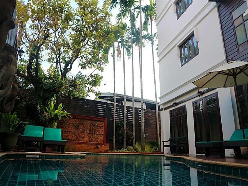 Rich Lanna House - Genel