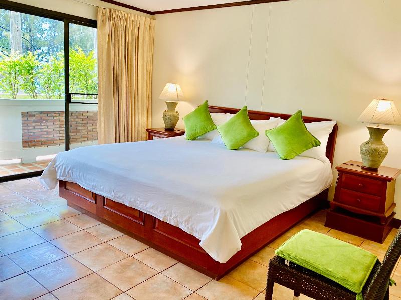 Surin Bay Inn - Oda
