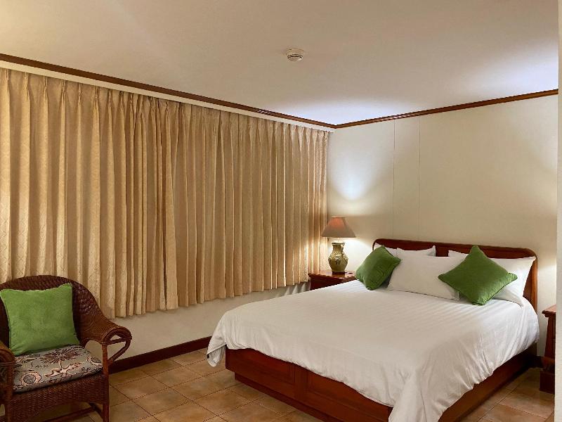 Surin Bay Inn - Oda