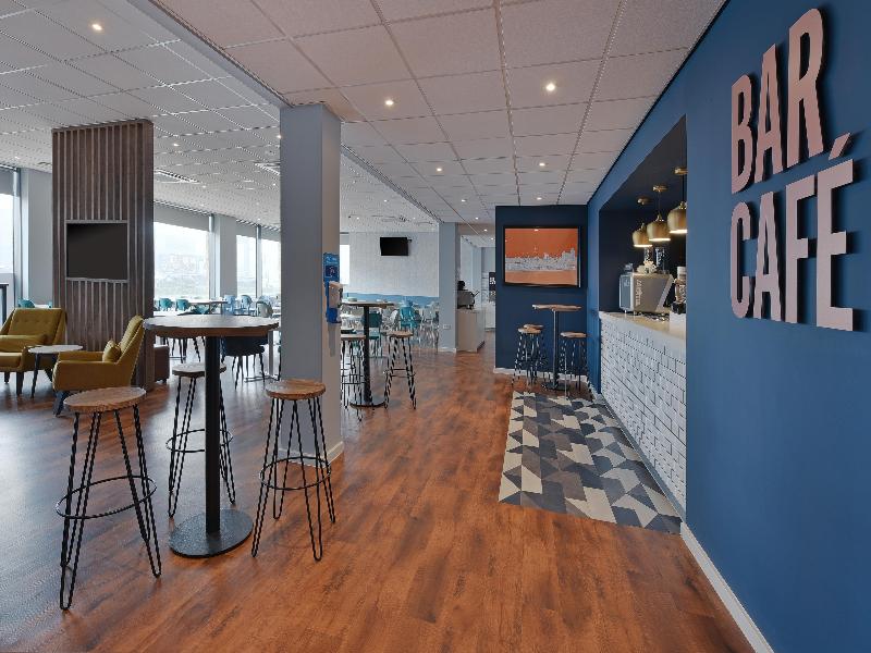 Travelodge Excel - Bar