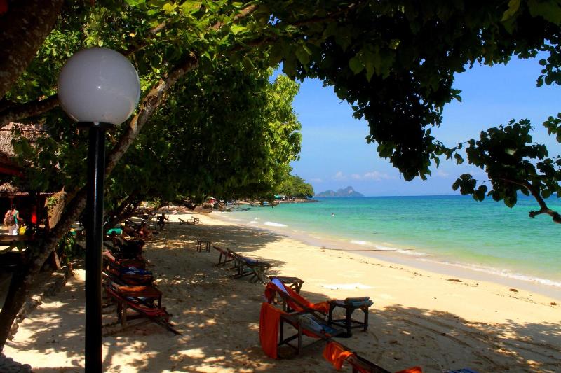 Phi Phi Relax Beach Resort - Plaj