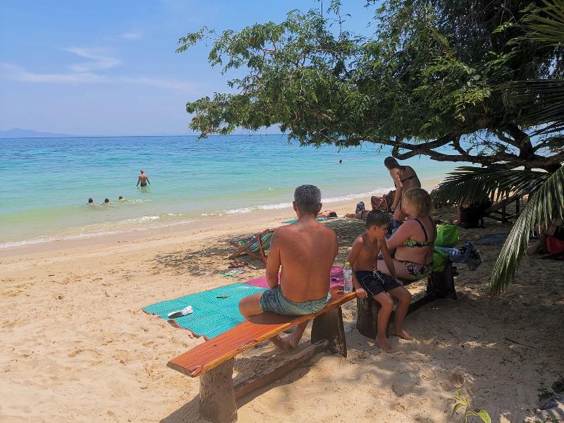 Phi Phi Relax Beach Resort - Plaj