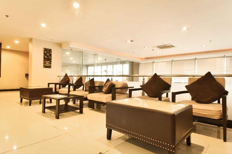 Boss Suites Nana - Lobi