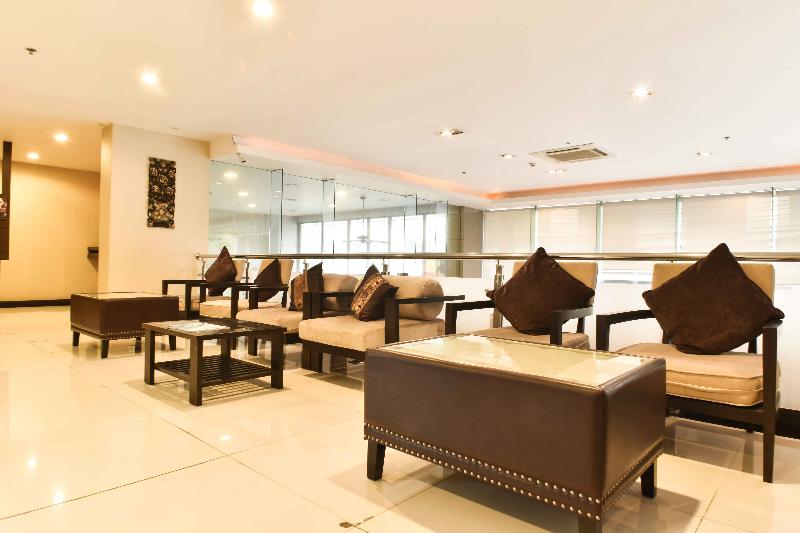 Boss Suites Nana - Lobi