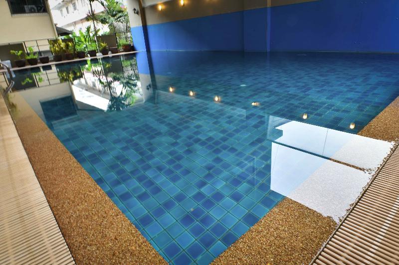 Boss Suites Nana - Havuz