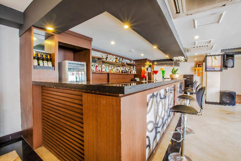 Royal Singosari Kuta - Bar