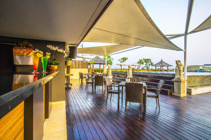 Royal Singosari Kuta - Bar
