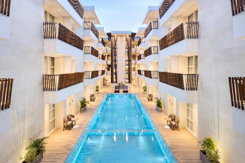 Holiday Inn Express Bali Sunset Road - Havuz