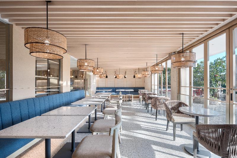 Holiday Inn Express Bali Sunset Road - Restoran