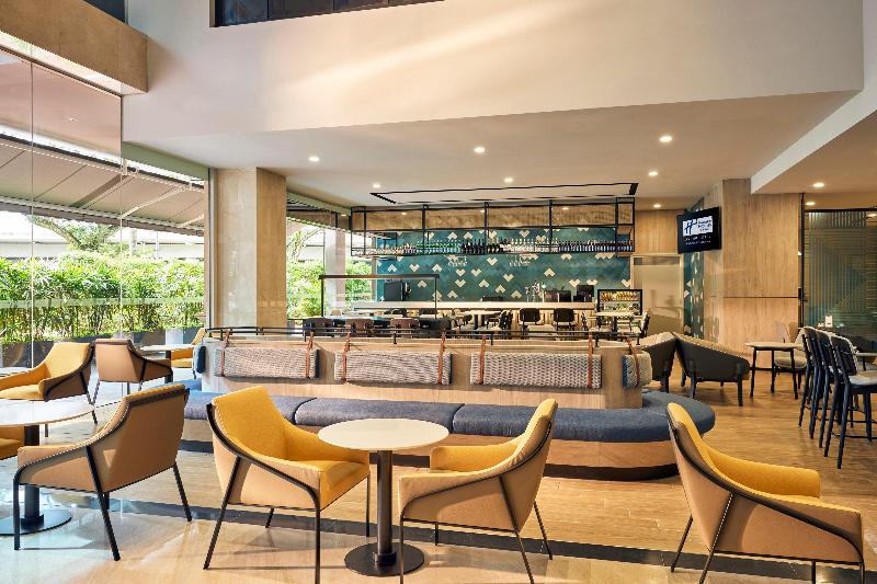 Holiday Inn Express Bali Sunset Road - Restoran