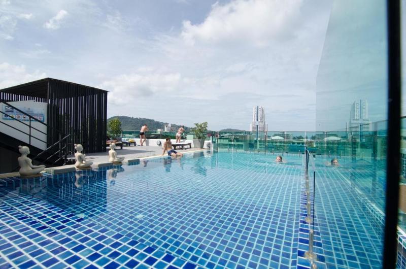 Mirage Express Patong Phuket Hotel - Havuz
