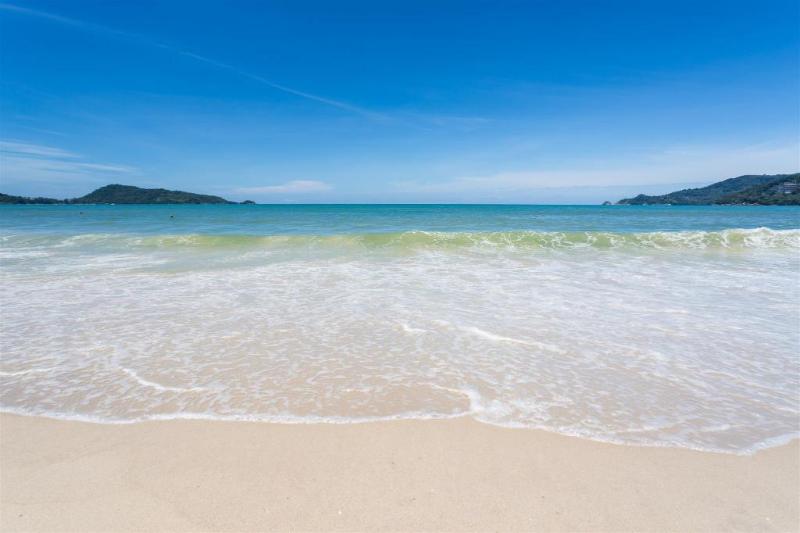 Mirage Express Patong Phuket Hotel - Plaj