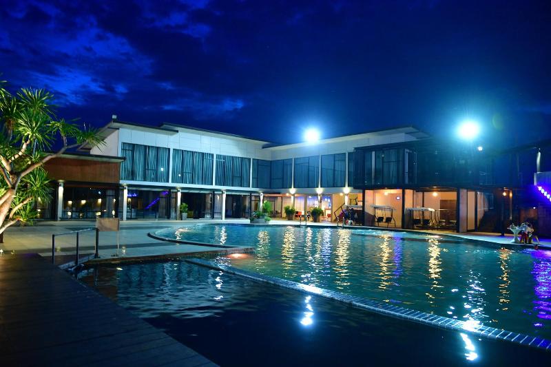 Prajaktra Design Hotel - Havuz