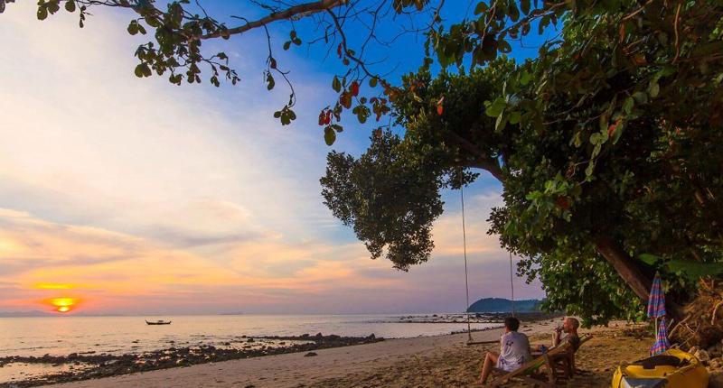 Koh Jum Resort - Plaj
