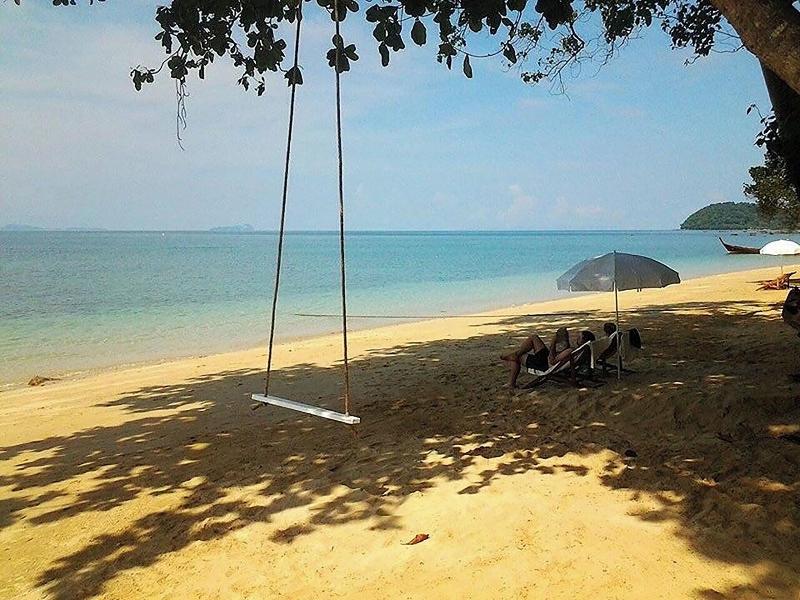 Koh Jum Resort - Plaj