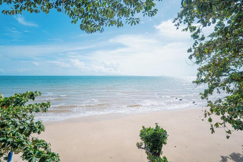 Koh Jum Resort - Plaj