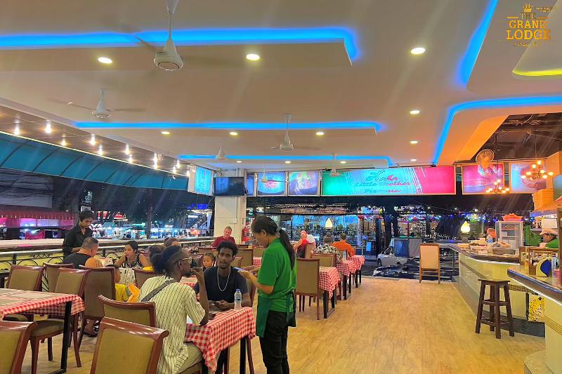 The Grand Lodge Pattaya - Restoran
