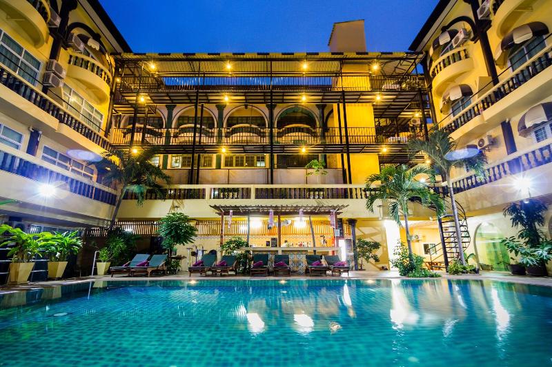 Zing's Ganymede Resort - Havuz