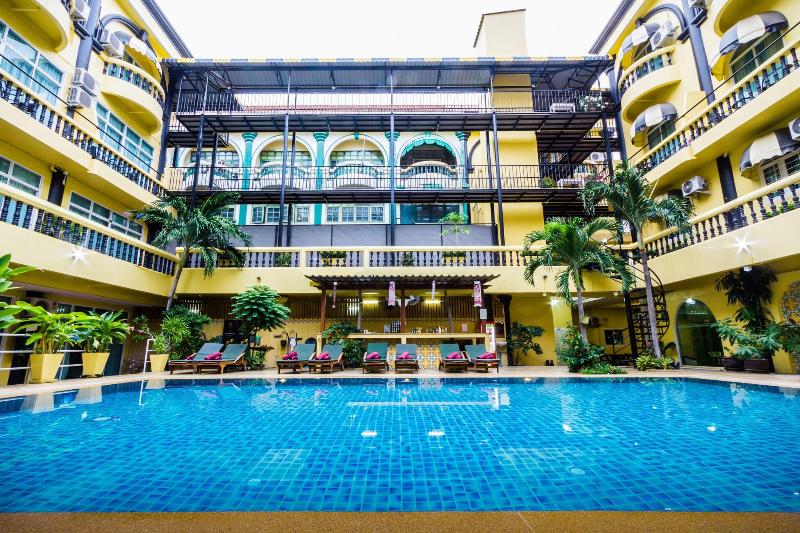 Zing's Ganymede Resort - Havuz