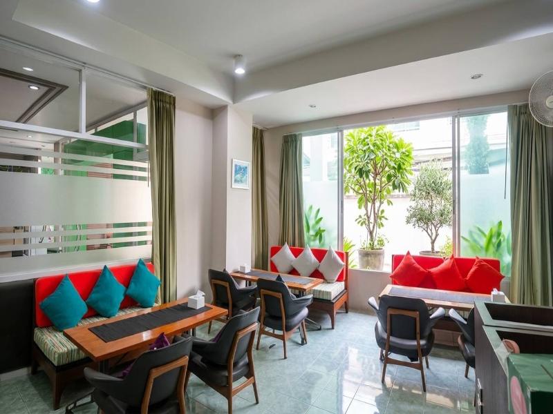 Baiyoke Ciao Hotel - Restoran