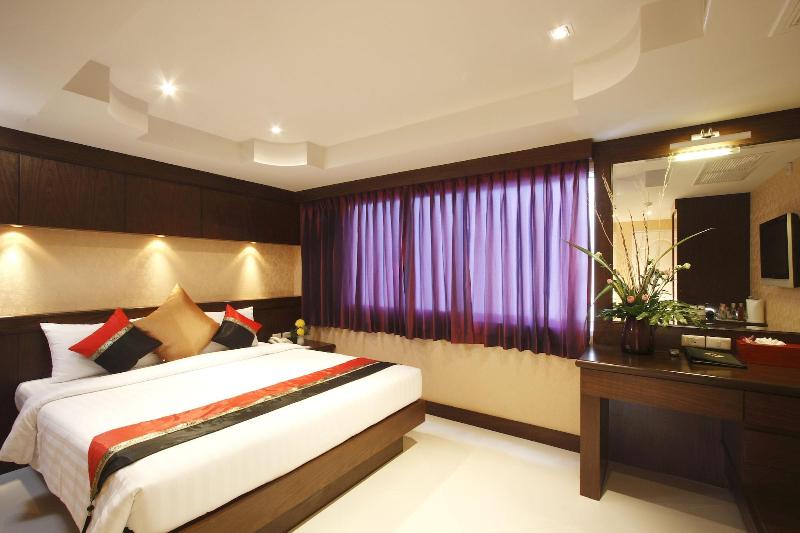 Rayaburi Hotel Patong - Oda