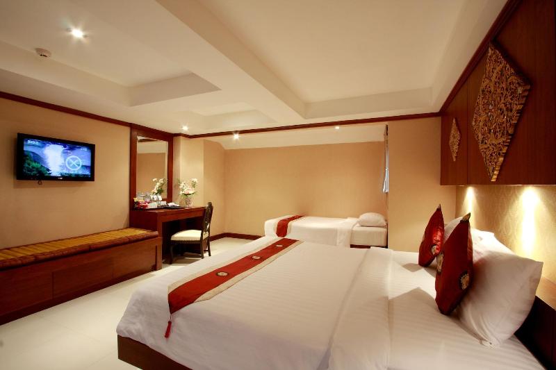 Rayaburi Hotel Patong - Oda