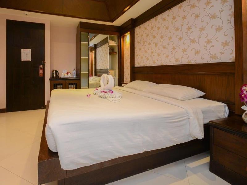 Rayaburi Hotel Patong - Oda