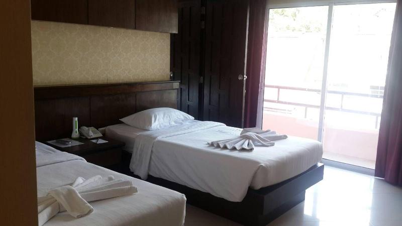 Rayaburi Hotel Patong - Oda