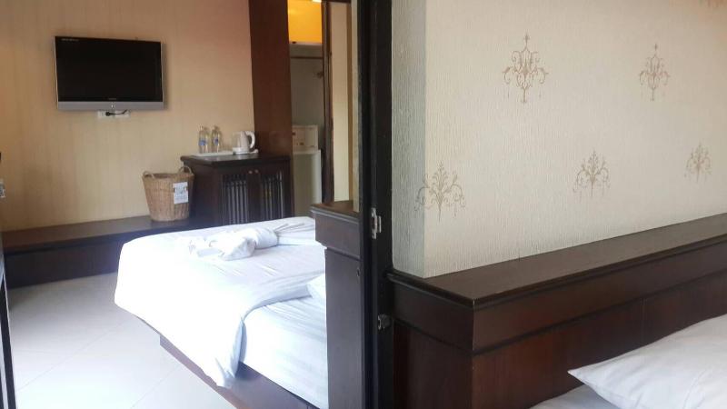 Rayaburi Hotel Patong - Oda
