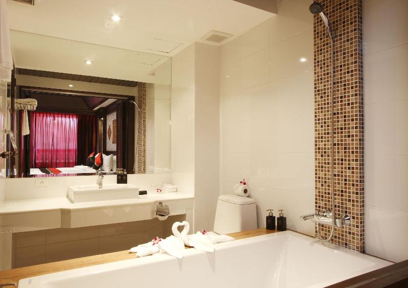 Rayaburi Hotel Patong - Oda
